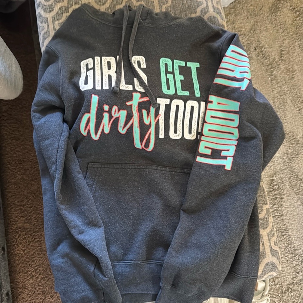 Girls get dirty too, off road vixens hoodie women’s small